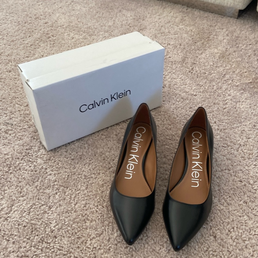 Calvin Klein leather kitten heel. 7-7.5